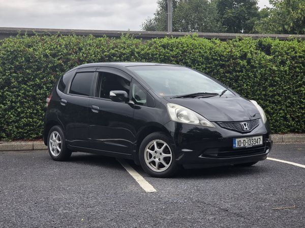 Toyota Auris Hatchback, Diesel, 2010, Silver