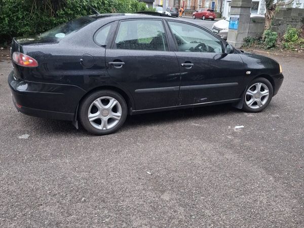 SEAT Cordoba Saloon, Petrol, 2010, Black
