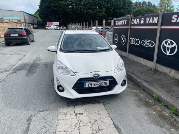 Toyota Aqua Hatchback, Petrol Hybrid, 2017, White