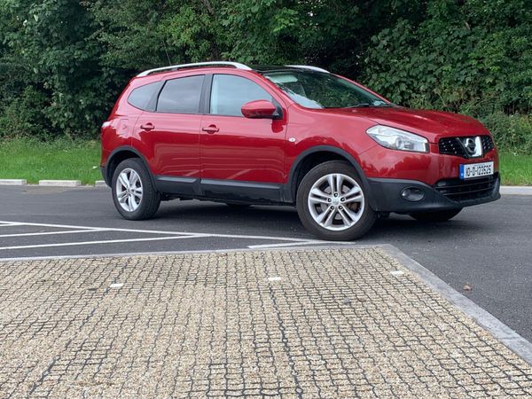 Nissan Qashqai+2 Hatchback, Diesel, 2010, Red