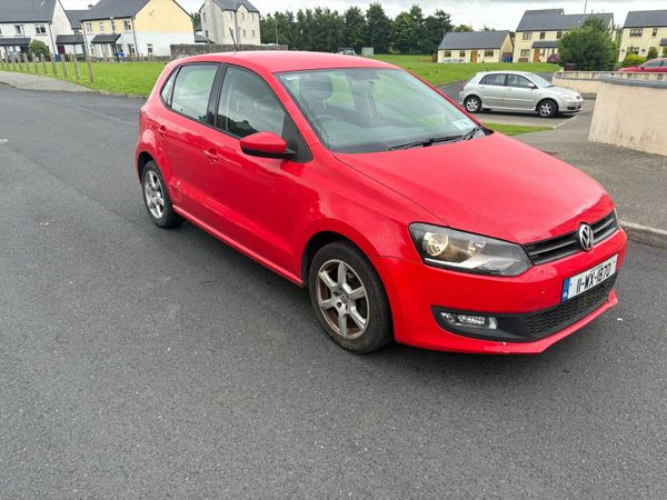 Volkswagen Polo Hatchback, Petrol, 2011, Red