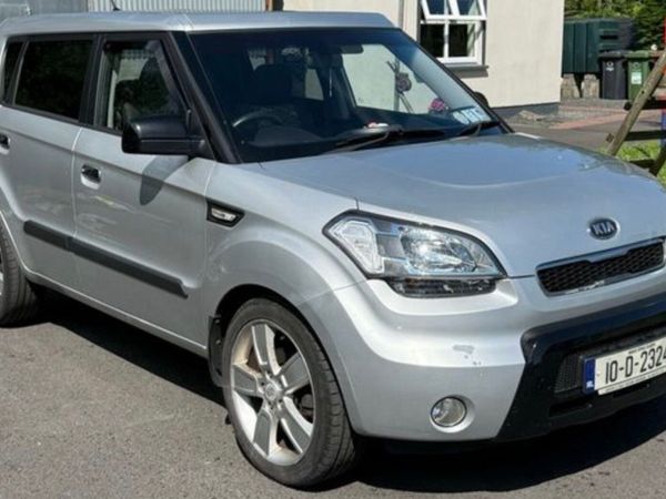 Kia Soul Hatchback, Diesel, 2010, Silver