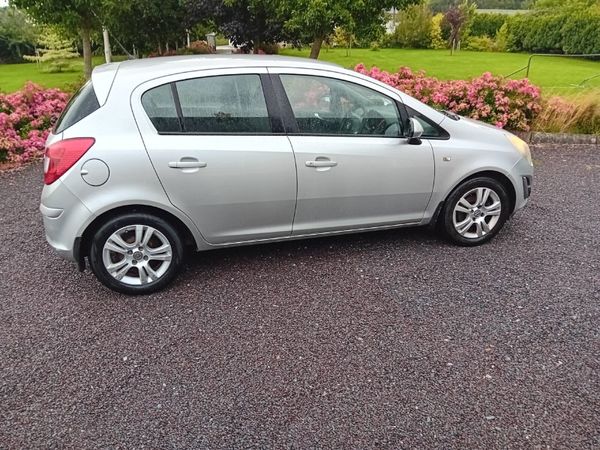 Opel Corsa Hatchback, Diesel, 2011, Silver