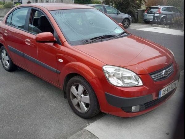 Kia Rio Saloon, Petrol, 2008, Red
