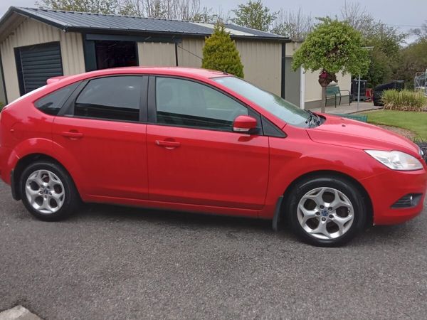 Ford Focus Hatchback, Diesel, 2011, Red