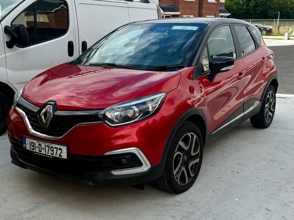 Renault Captur Hatchback, Diesel, 2019, Red
