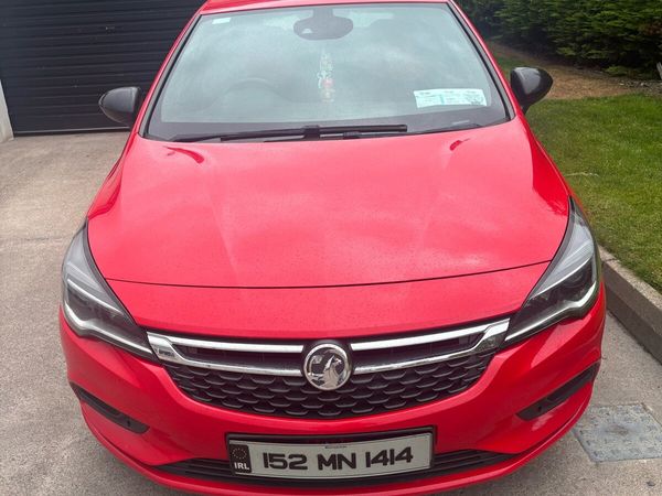 Vauxhall Astra Hatchback, Diesel, 2015, Red