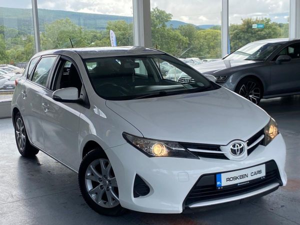 Toyota Auris Hatchback, Diesel, 2013, White