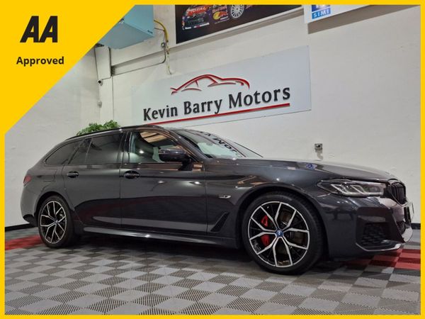 BMW 5-Series Estate, Petrol Hybrid, 2022, Grey