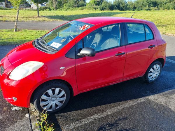 Toyota Yaris Hatchback, Petrol, 2008, Red