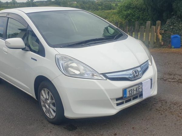 Honda Fit Hatchback, Petrol Hybrid, 2013, White