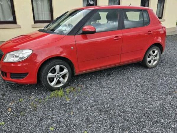 Skoda Fabia Hatchback, Diesel, 2013, Red