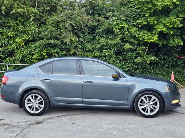 Skoda Octavia Saloon, Diesel, 2017, Grey