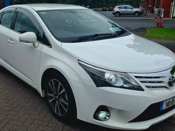Toyota Avensis Saloon, Diesel, 2014, White