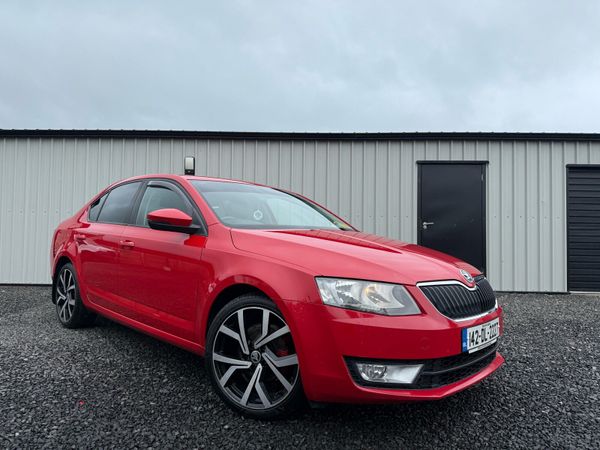 Skoda Octavia Hatchback, Diesel, 2014, Red