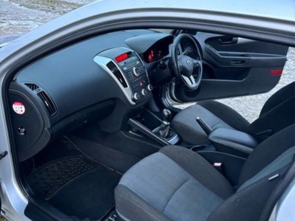 Kia Ceed MPV, Diesel, 2011, Silver