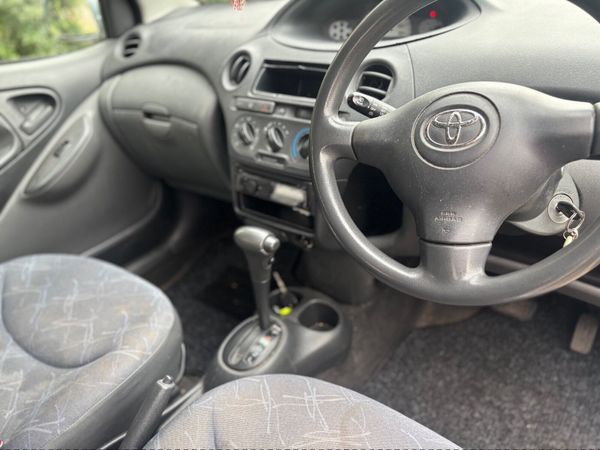 Toyota Yaris Hatchback, Petrol, 2004, Silver