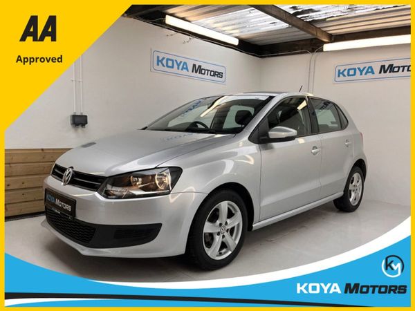 Volkswagen Polo Hatchback, Petrol, 2014, Silver
