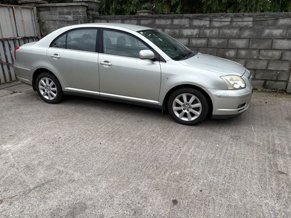 Toyota Avensis Saloon, Petrol, 2003, Silver