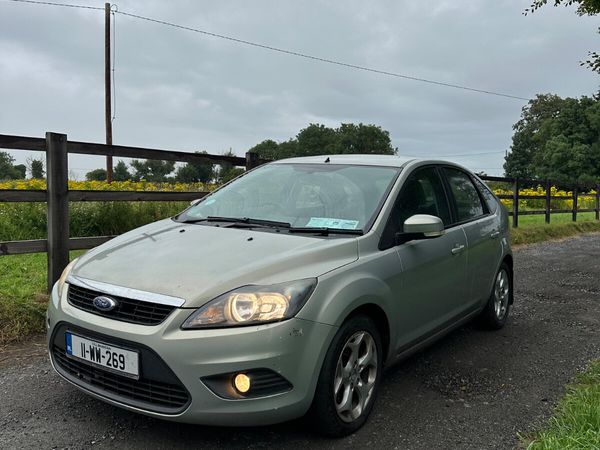 Ford Focus Hatchback, Diesel, 2011, Gold