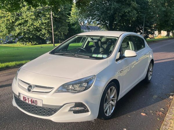 Opel Astra Hatchback, Diesel, 2015, White