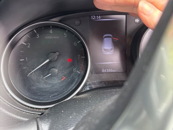 Nissan Qashqai MPV, Petrol, 2019, Red