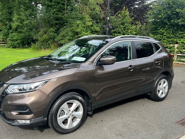 Nissan Qashqai MPV, Petrol, 2018, Brown