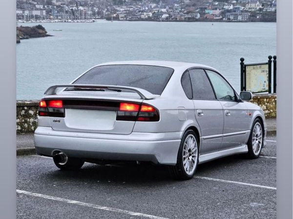 Subaru Unknown Saloon, Petrol, 2000, Silver