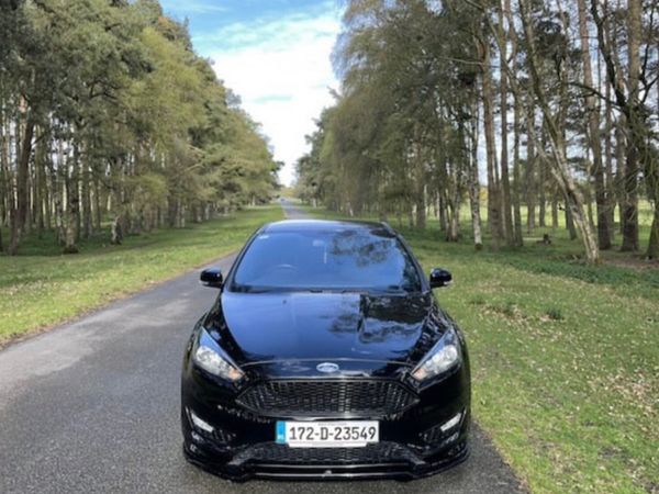 Ford Focus Hatchback, Petrol, 2017, Black