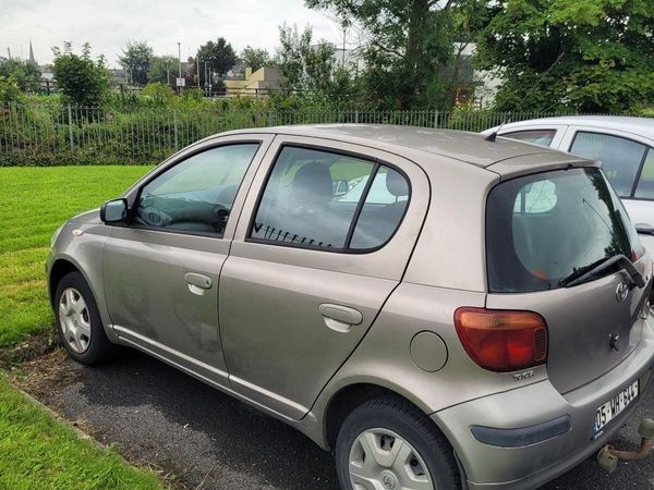 Toyota Yaris Hatchback, Petrol, 2005, Grey