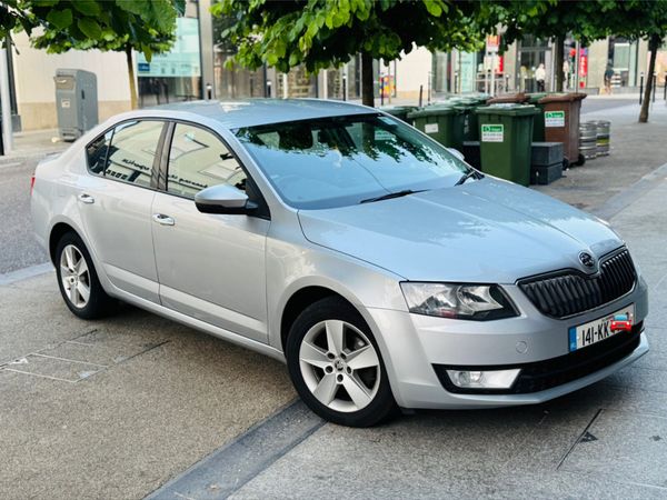 Skoda Octavia Saloon, Diesel, 2014, Silver