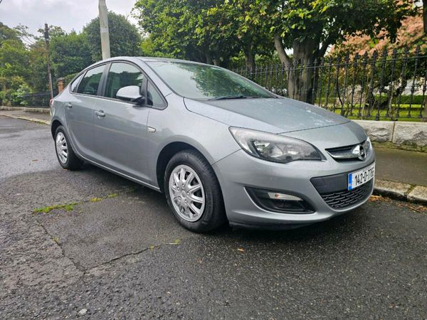 Opel Astra Saloon, Diesel, 2014, Silver
