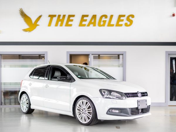 Volkswagen Polo Hatchback, Petrol, 2014, White