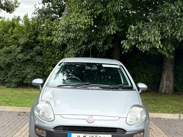 Fiat Punto Hatchback, Petrol, 2011, Grey