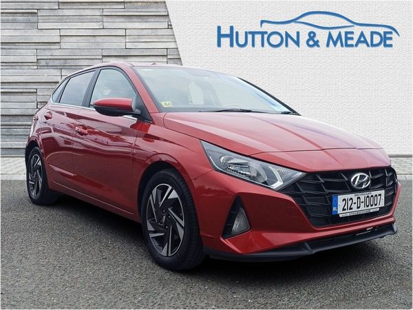 Hyundai i20 Hatchback, Petrol, 2021, Red