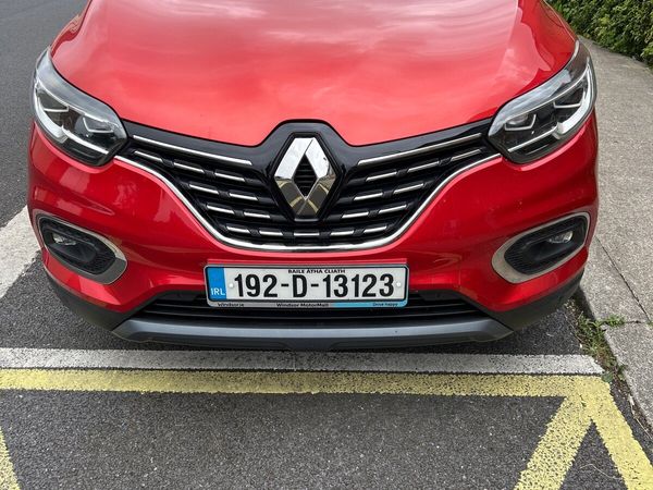 Renault Kadjar SUV, Petrol, 2019, Red