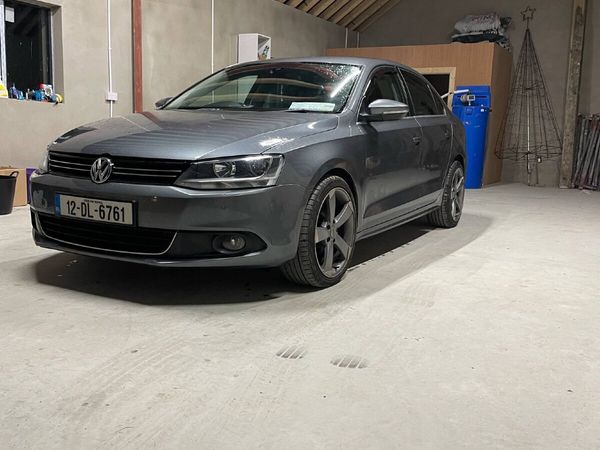 Volkswagen Jetta Saloon, Diesel, 2012, Grey