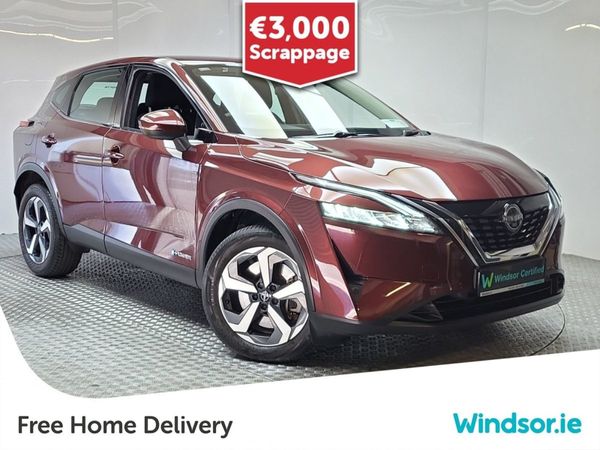 Nissan Qashqai MPV, Petrol, 2023, Red