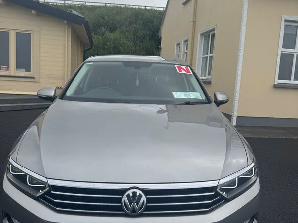 Volkswagen Passat Saloon, Diesel, 2017, Grey