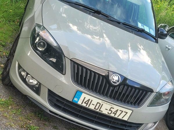 Skoda Fabia Hatchback, Petrol, 2014, Grey