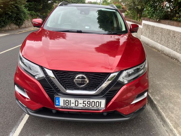 Nissan Qashqai Hatchback, Diesel, 2018, Red