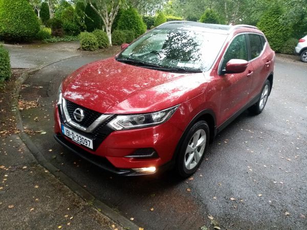 Nissan Qashqai MPV, Diesel, 2019, Red
