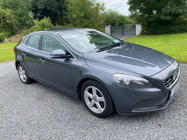 Volvo V40 Hatchback, Diesel, 2014, Grey