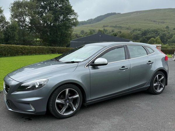 Volvo V40 Hatchback, Diesel, 2015, Grey