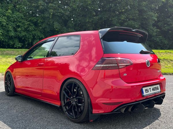 Volkswagen Golf Hatchback, Petrol, 2015, Red