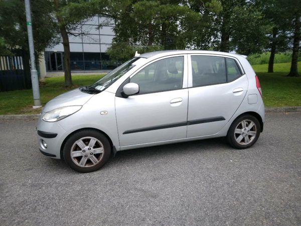 Hyundai i10 Hatchback, Petrol, 2008, Silver