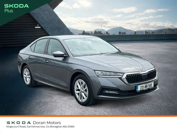 Skoda Octavia Hatchback, Petrol, 2023, Grey