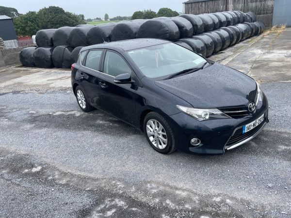 Toyota Auris Hatchback, Diesel, 2014, Grey