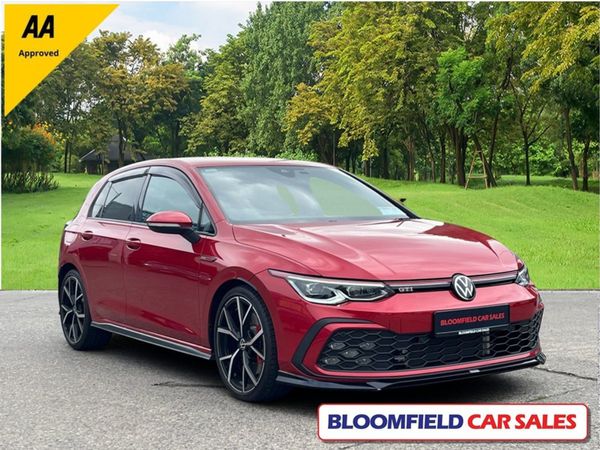 Volkswagen Golf Hatchback, Petrol, 2022, Red