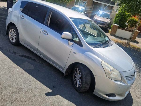 Toyota Verso MPV, Diesel, 2009, Silver